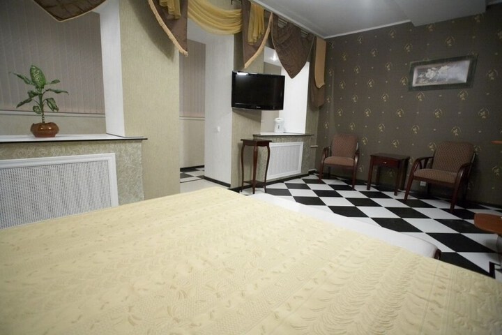 Room 2 of 55