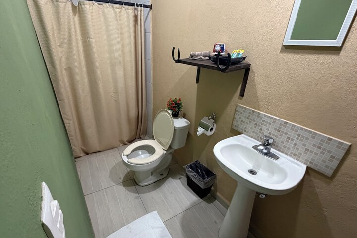 Room 65 of 99