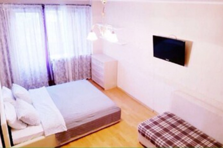Room 13 of 16