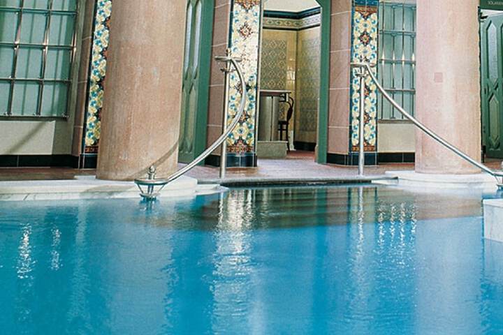 Pool 21 of 47