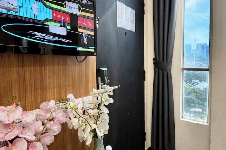 Room 13 of 20