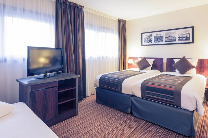 Room 10 of 41