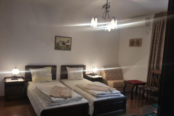 Room 12 of 41