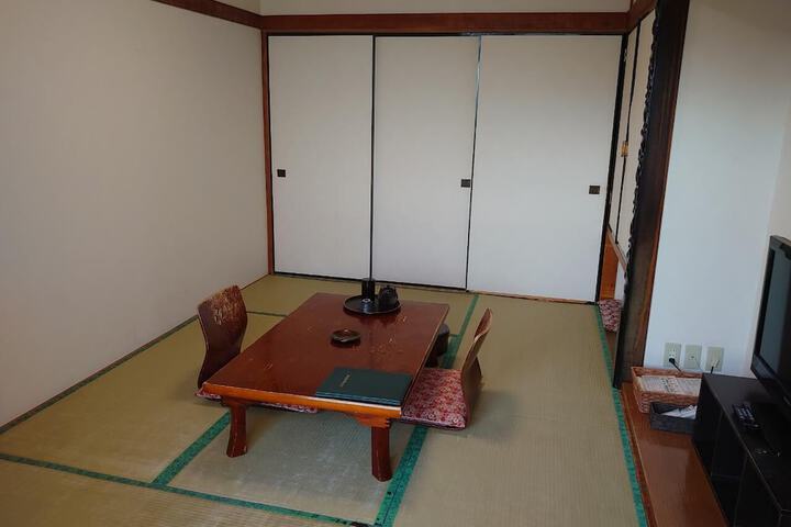 Room 6 of 43