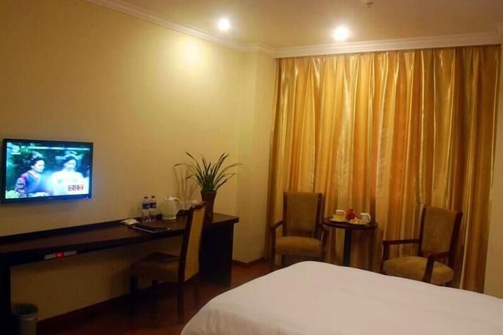 Room 10 of 65