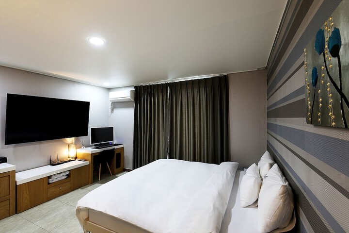 Room 11 of 47