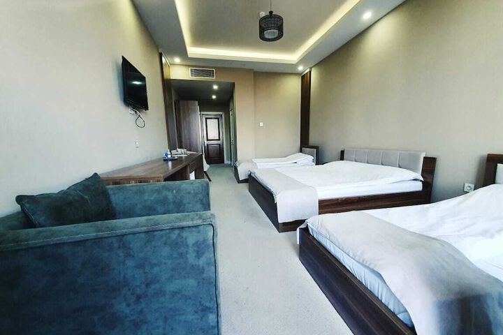 Room 5 of 27