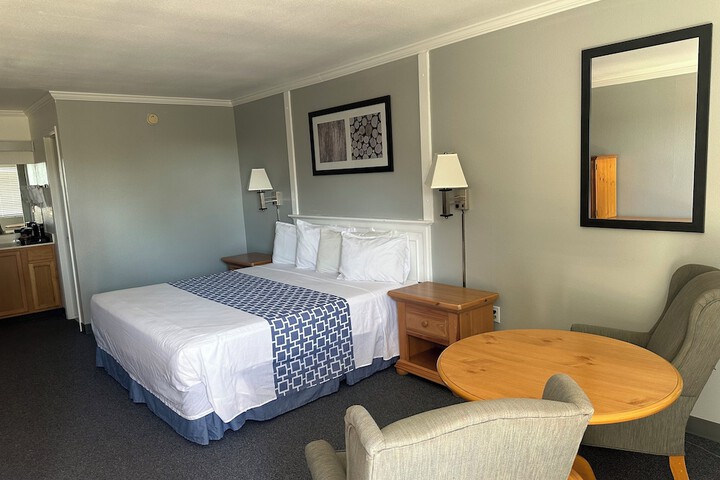 Room 11 of 29
