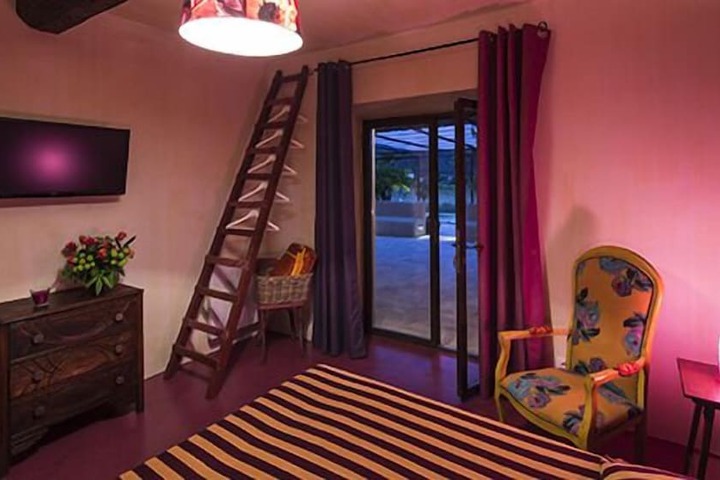 Room 12 of 121