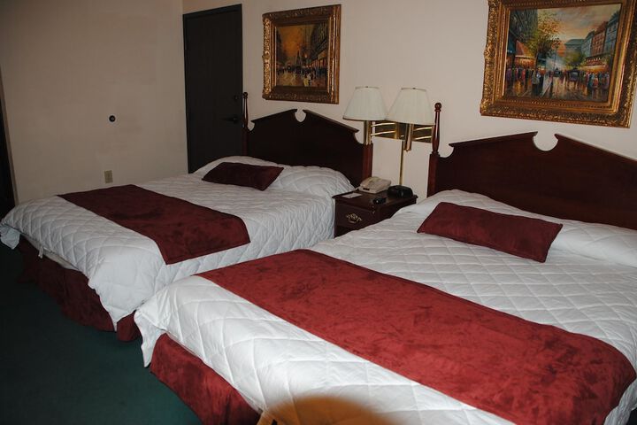 1 Queen Bed (17 of 18)