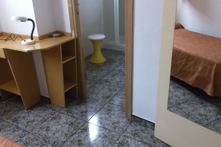 Room 7 of 31