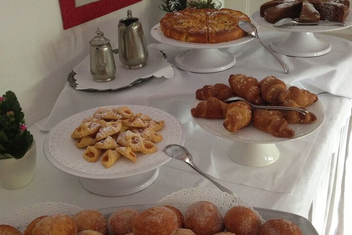 Breakfast/Coffee Service 50 of 70
