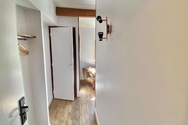 Room 14 of 18