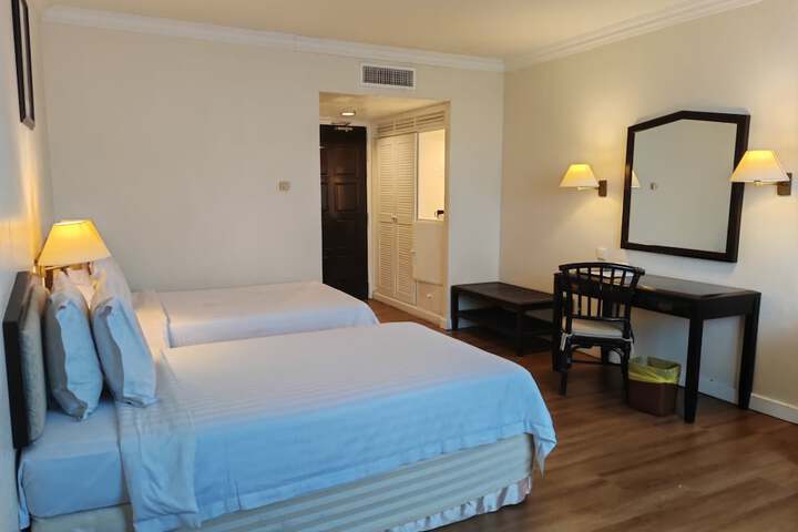 Room 4 of 21