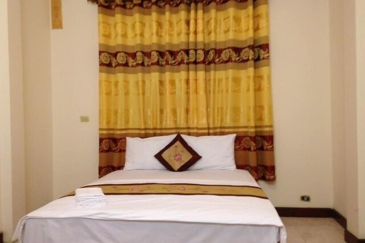 Room 8 of 19