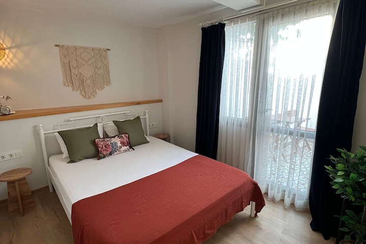 Room 13 of 35