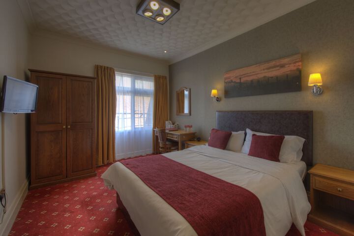 Room 5 of 40