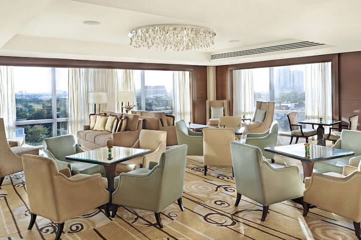 Lounge 71 of 89