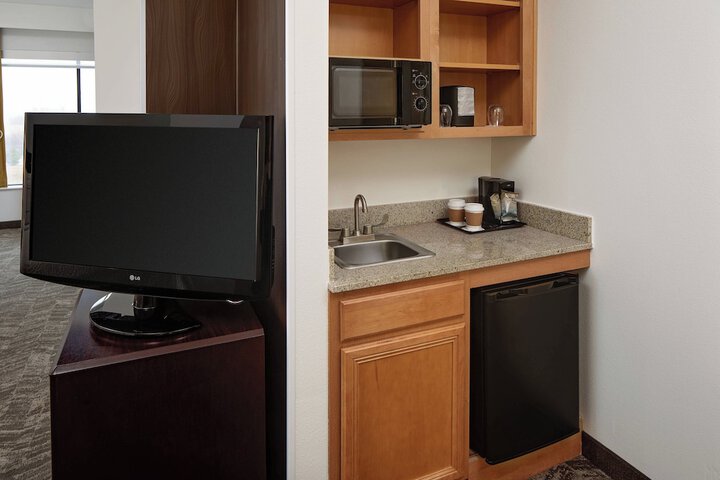 Room 6 of 25