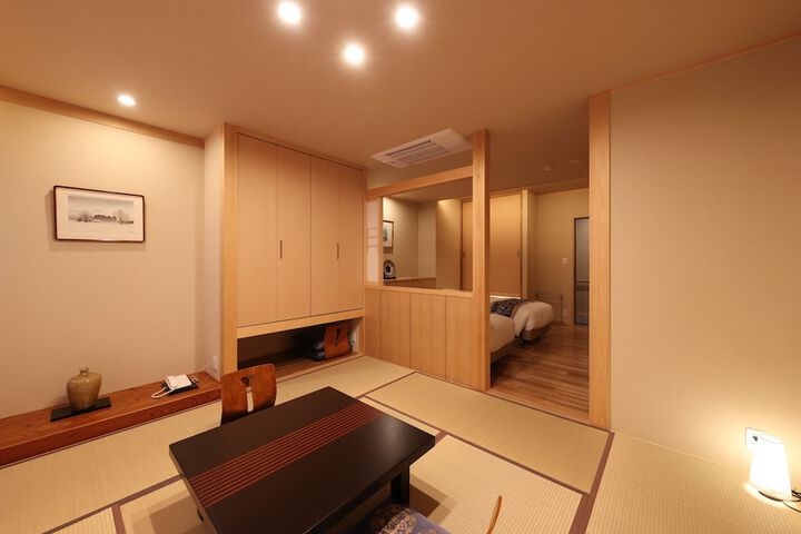 Room 17 of 79