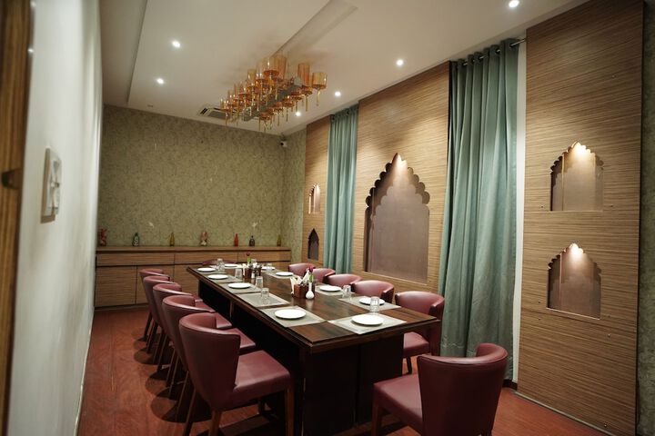 Dining 52 of 72