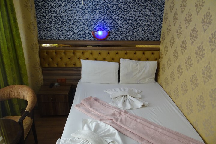 Room 10 of 36