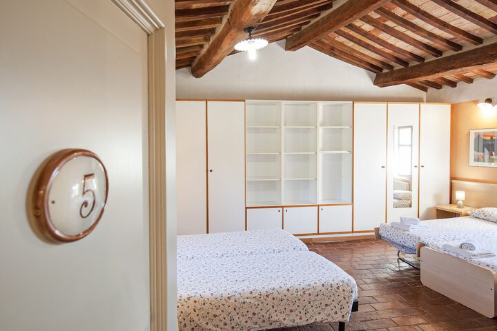 Room 9 of 35