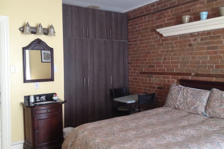 Room 20 of 39
