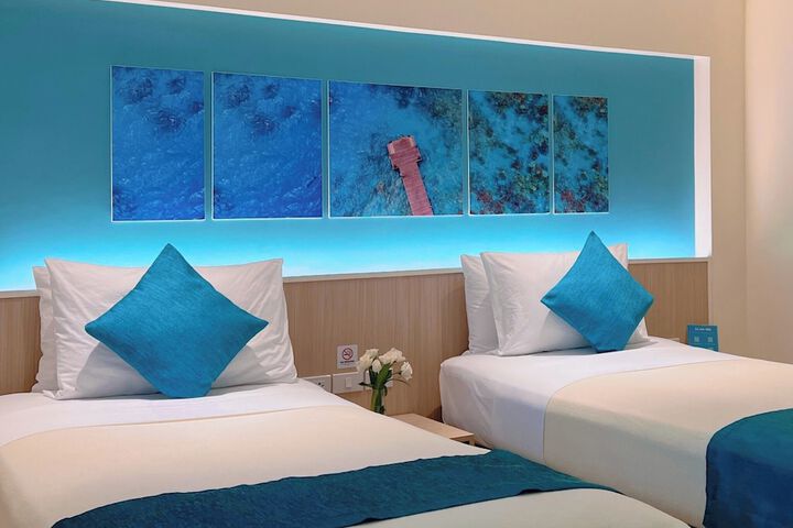 Room 7 of 32