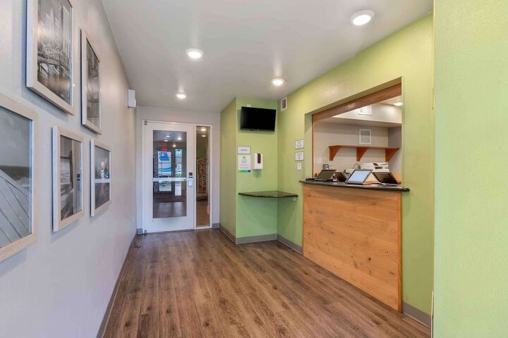 Hotel Interior 4 of 28