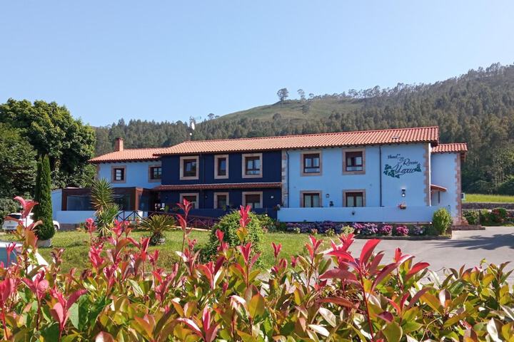 Hotel 43 of 44