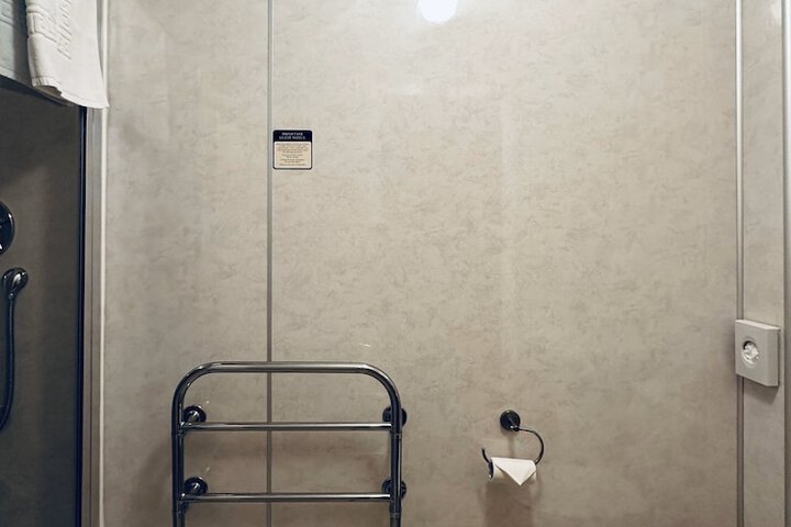 Room 13 of 61