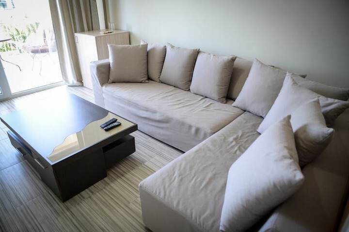 Room 4 of 23