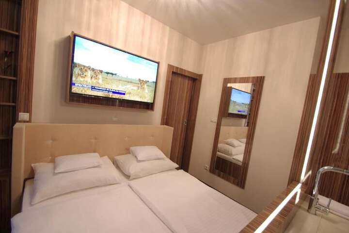 Room 14 of 70