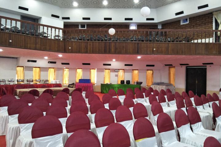 Ballroom/Hall 19 of 27
