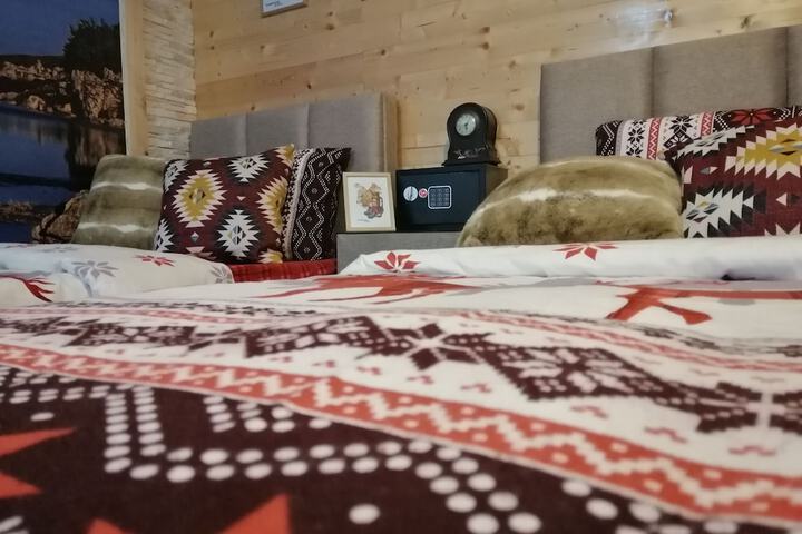 Room 2 of 40