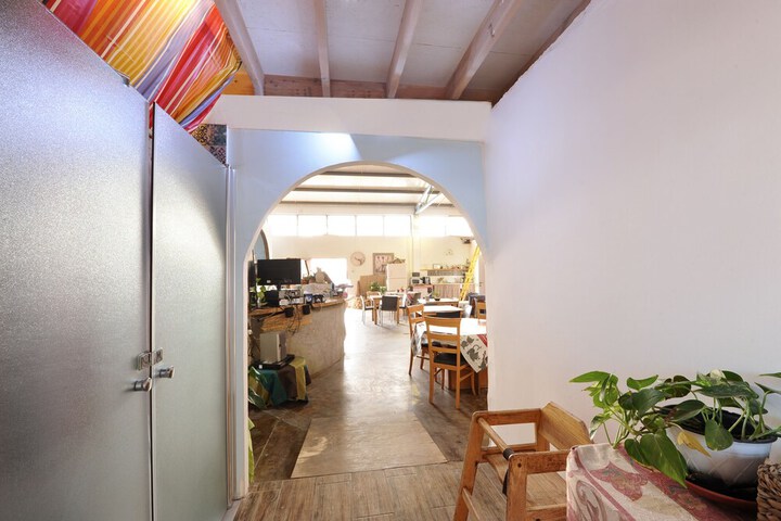 Room 28 of 65