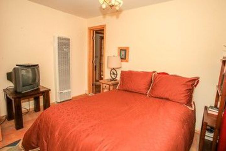 Room 13 of 32