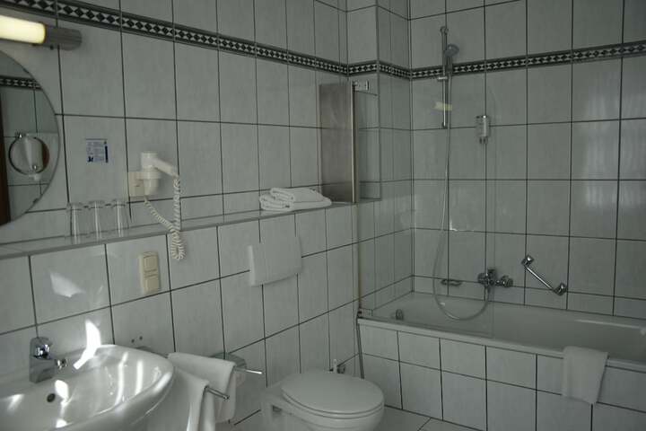 Room 38 of 47