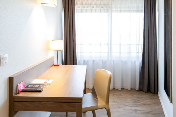Room 4 of 24