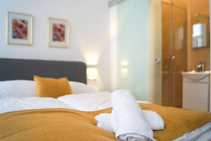 Room 25 of 118
