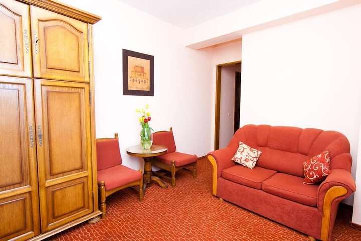 Room 17 of 31