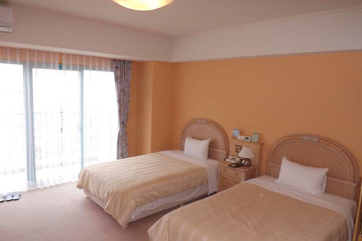 Room 11 of 41