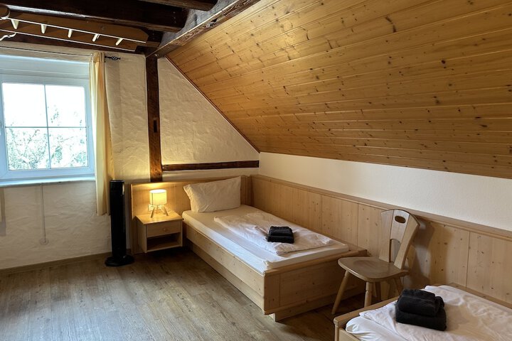 Room 38 of 85