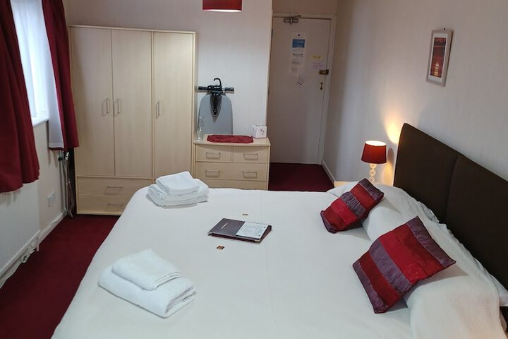 Room 16 of 48