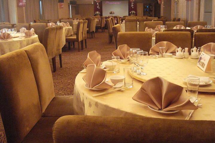 Ballroom/Hall 35 of 45