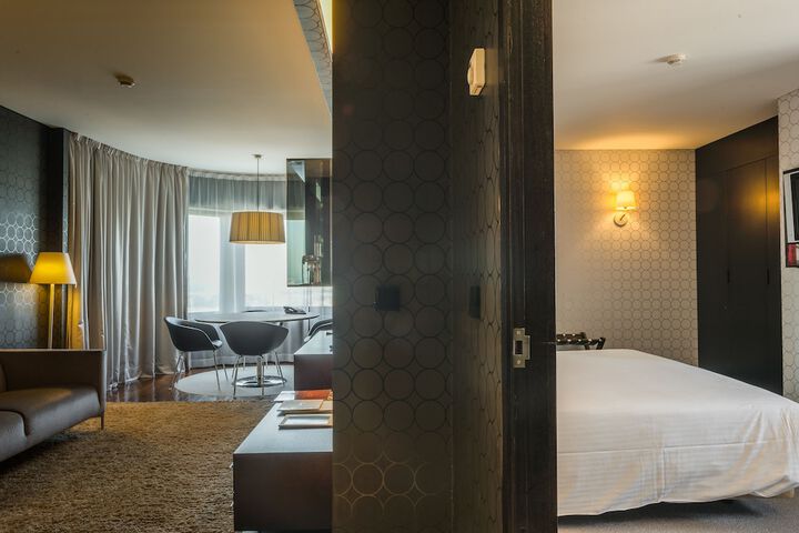 Room 51 of 107