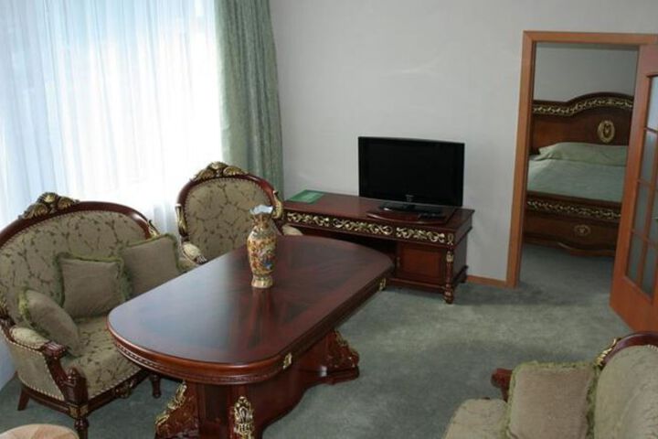 Room 3 of 10