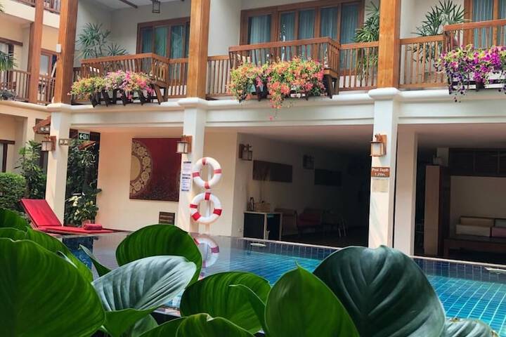 Pool Hotel