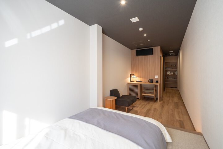Room 17 of 49